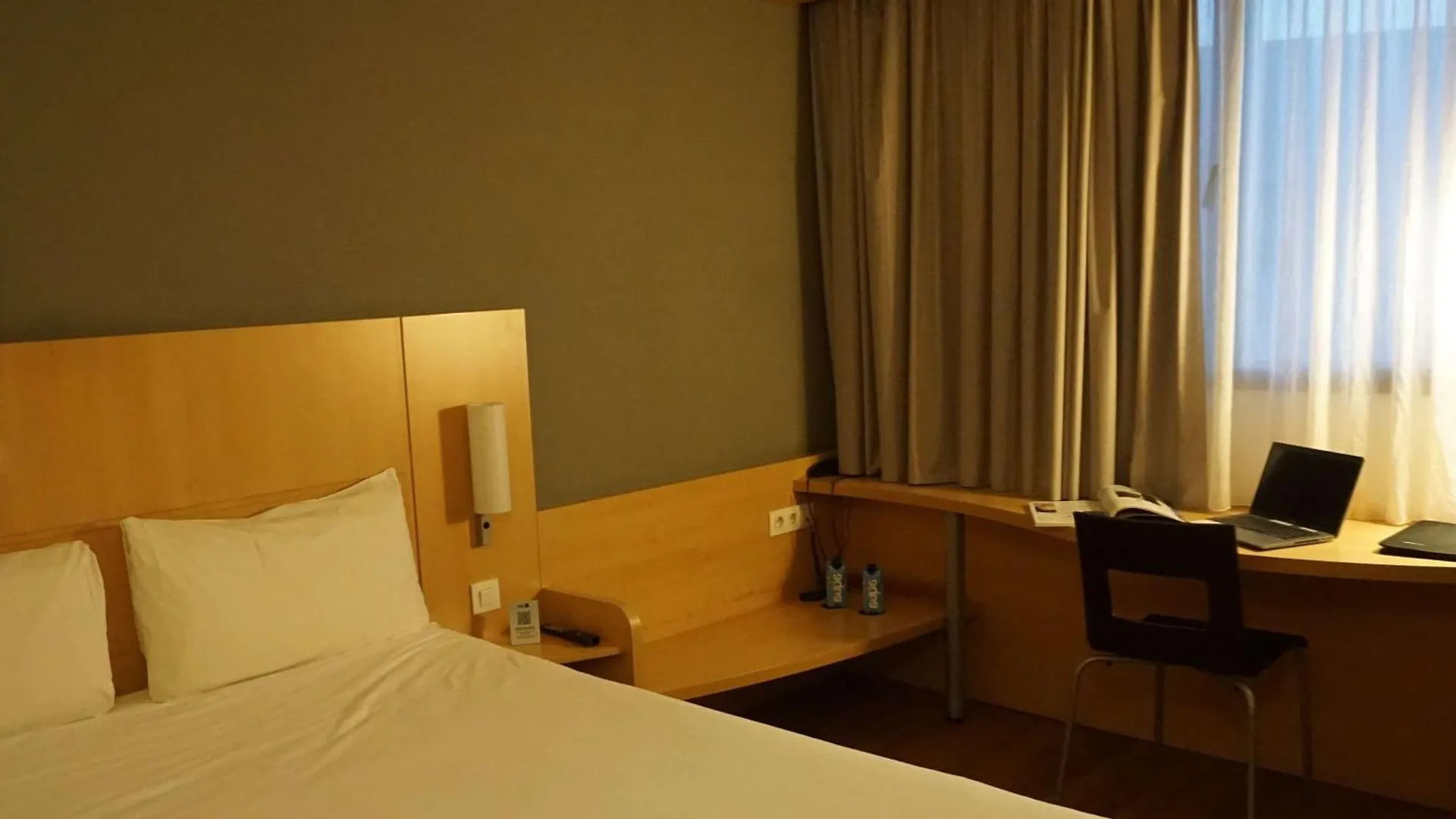 Hotel Ibis Gerona 2*,  Spanien