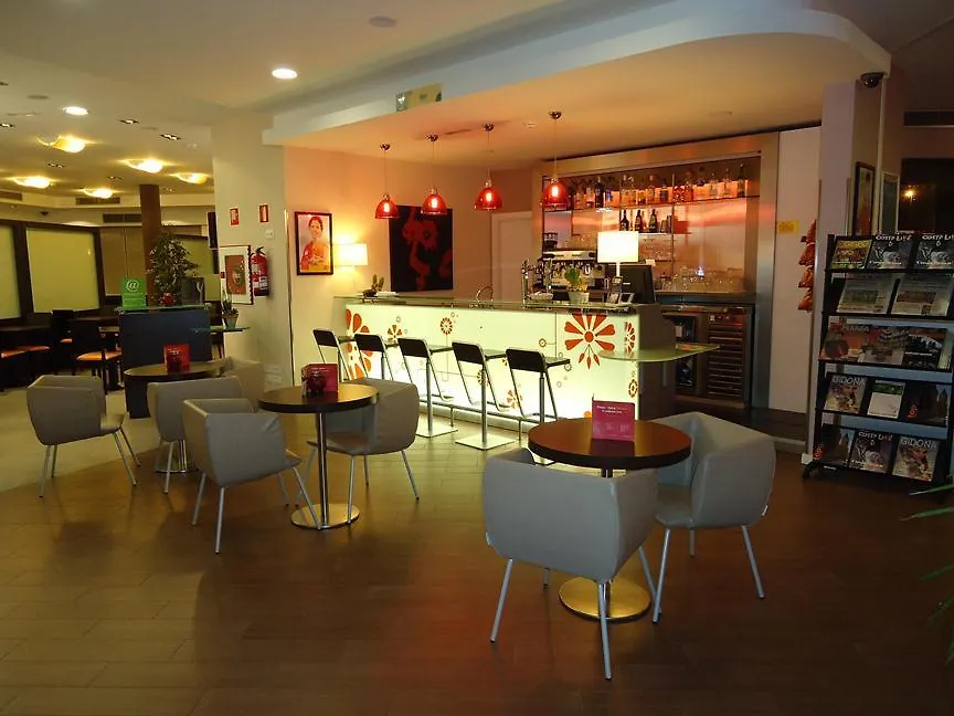 Ibis Girona Hotel 2*,