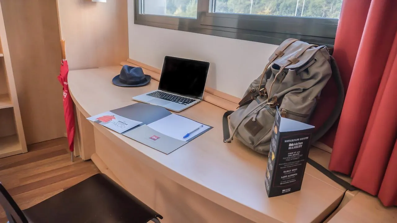 Ibis Girona Hotel 2*,